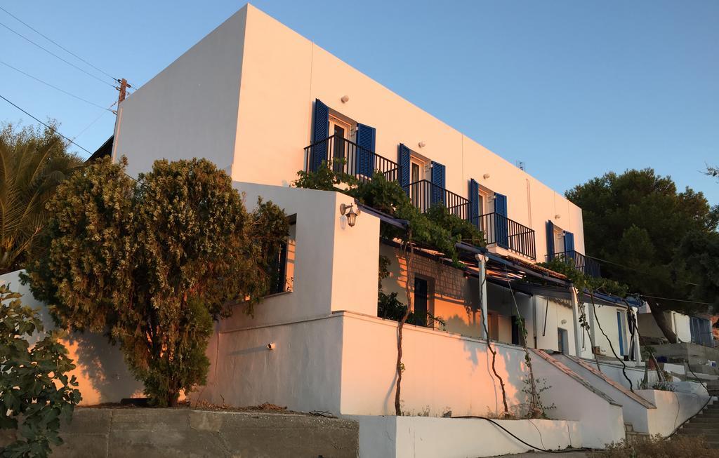 Loukia Studios & Suites Kini Exterior foto